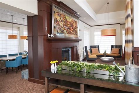 hilton garden inn oakdale mn.